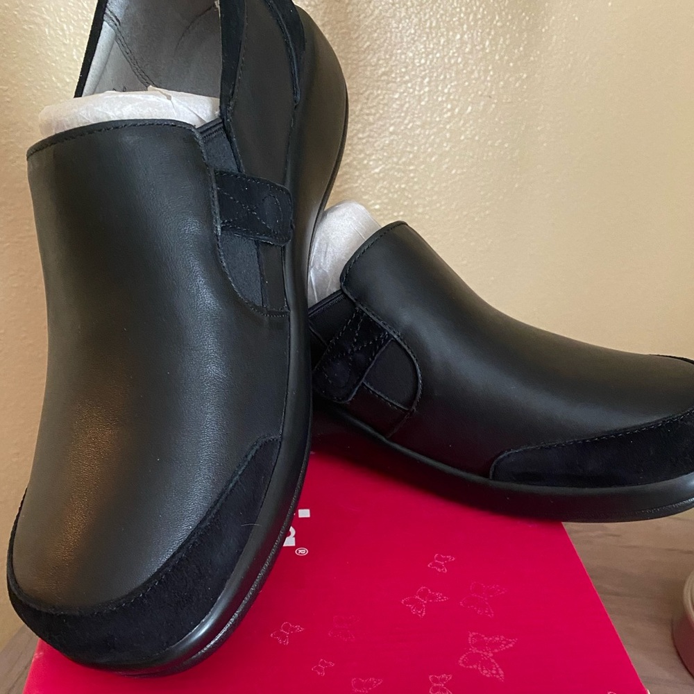 Algeria nurse shoes
